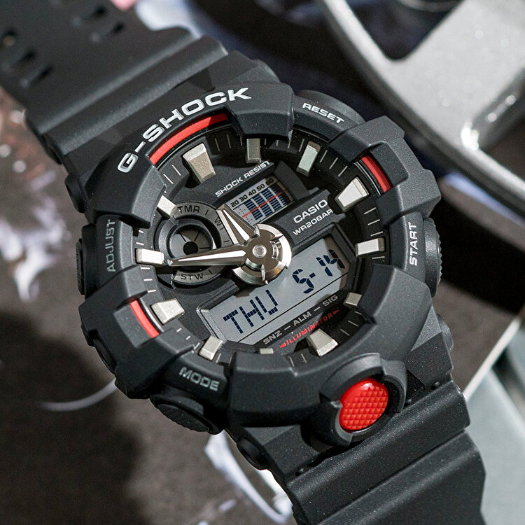 Casio G-Shock GA-700-1ADR Kol Saati